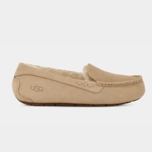 UGG Women’s Ansley Slipper NIB sz 8 in Mustard Seed Color never worn
